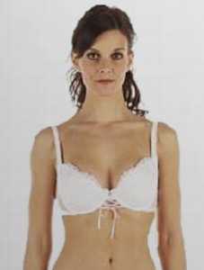 Publicidad de ropa interior para mujer y hombre